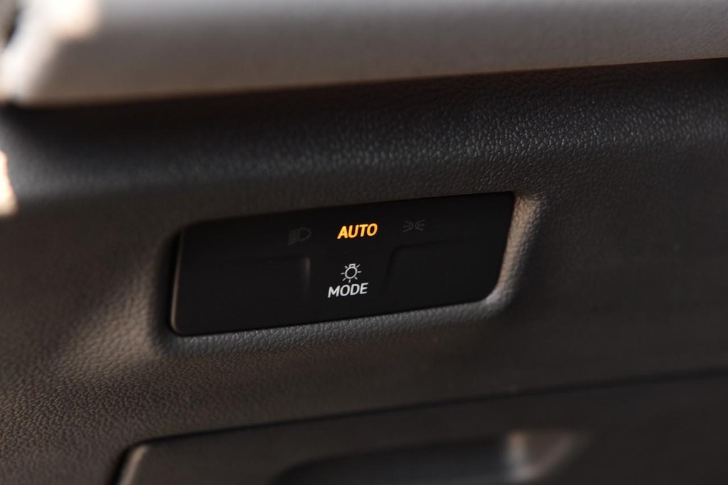 Volkswagen Tiguan Vehicle Full-screen Gallery Image 11