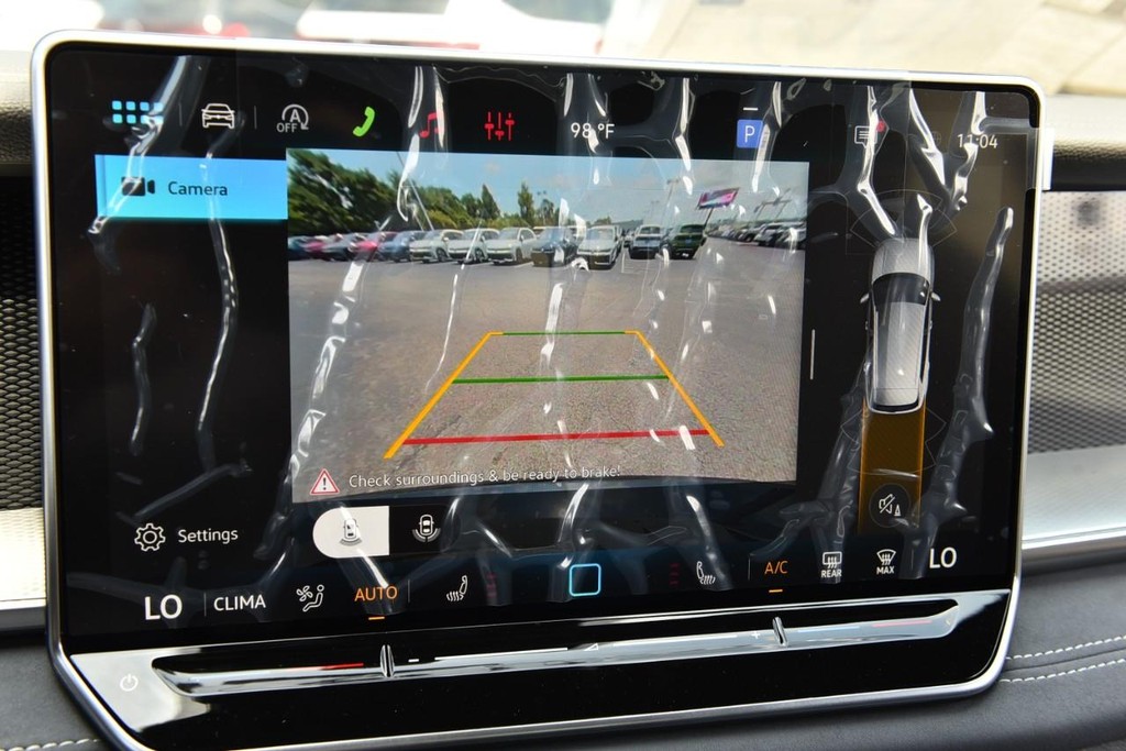 Volkswagen Tiguan Vehicle Full-screen Gallery Image 13