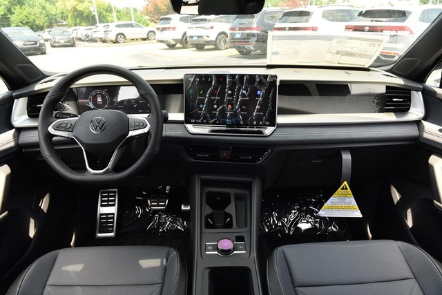 Volkswagen Tiguan Vehicle Image 07