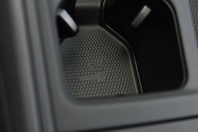 Volkswagen Tiguan Vehicle Image 16