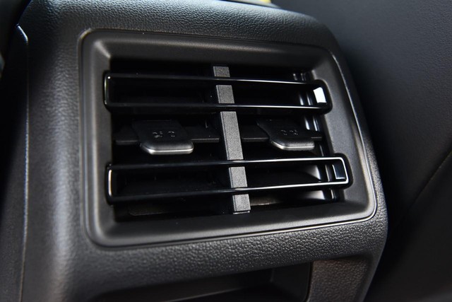 Volkswagen Tiguan Vehicle Image 23