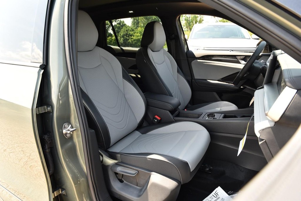 Volkswagen Tiguan Vehicle Full-screen Gallery Image 20