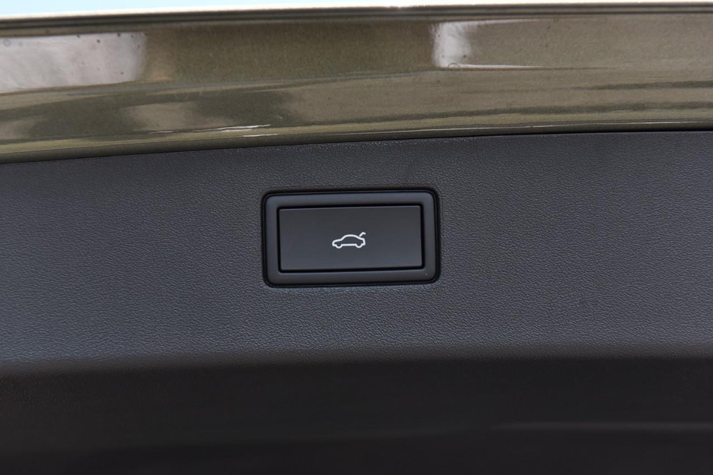 Volkswagen Tiguan Vehicle Full-screen Gallery Image 26