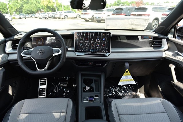 Volkswagen Tiguan Vehicle Image 07