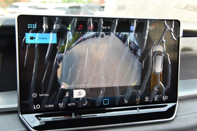 Volkswagen Tiguan Vehicle Image 14