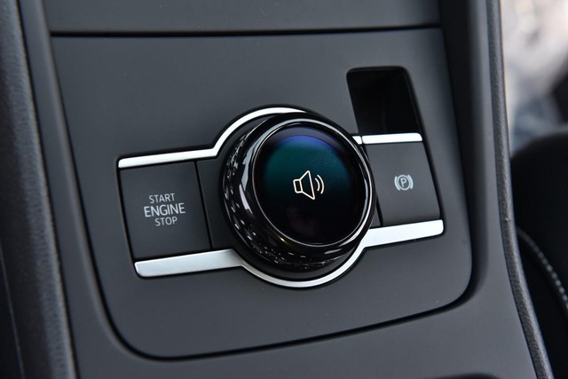 Volkswagen Tiguan Vehicle Image 17
