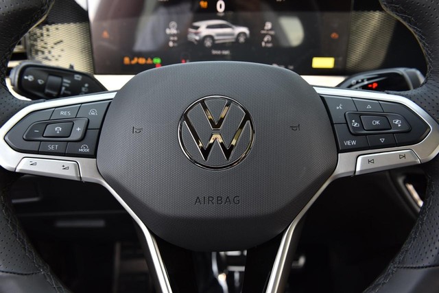 Volkswagen Tiguan Vehicle Image 18