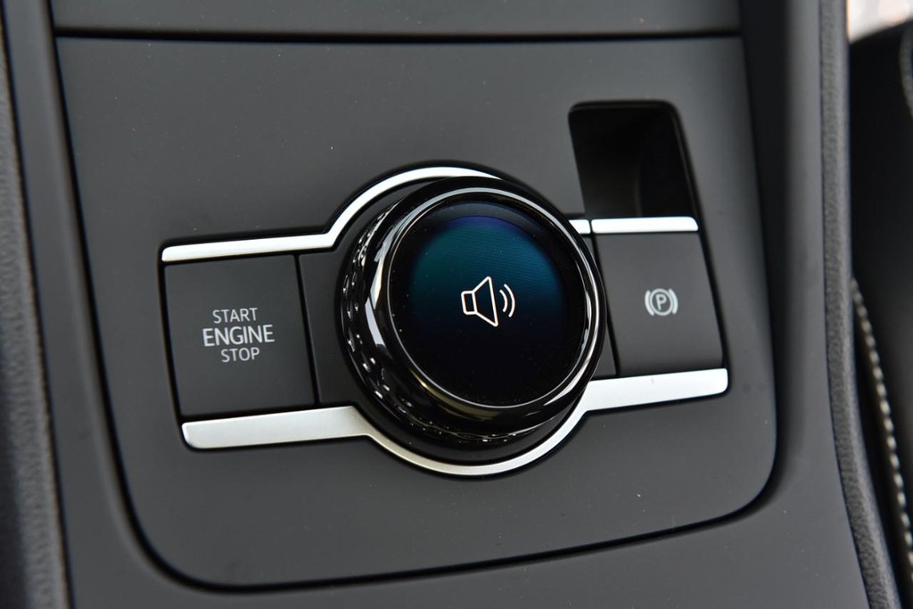 Volkswagen Tiguan Vehicle Full-screen Gallery Image 17