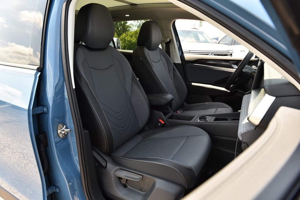 Volkswagen Tiguan Vehicle Full-screen Gallery Image 20