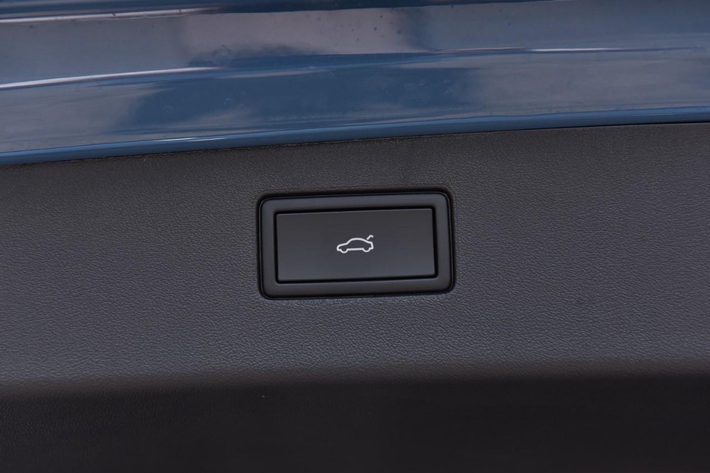 Volkswagen Tiguan Vehicle Full-screen Gallery Image 26