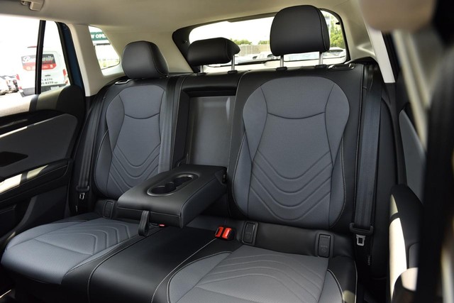 Volkswagen Tiguan Vehicle Image 22
