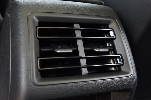 Volkswagen Tiguan Vehicle Image 23