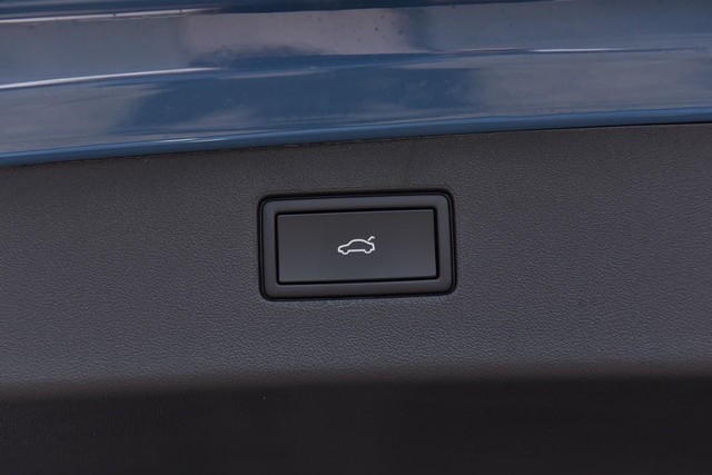Volkswagen Tiguan Vehicle Image 26