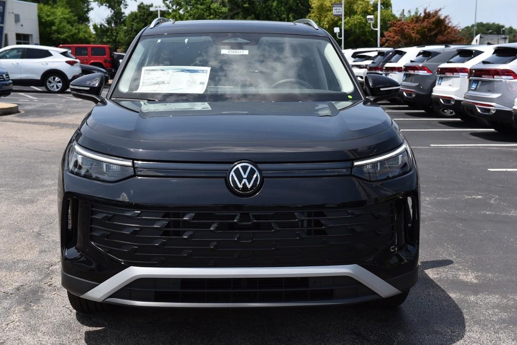 Volkswagen Tiguan Vehicle Full-screen Gallery Image 4