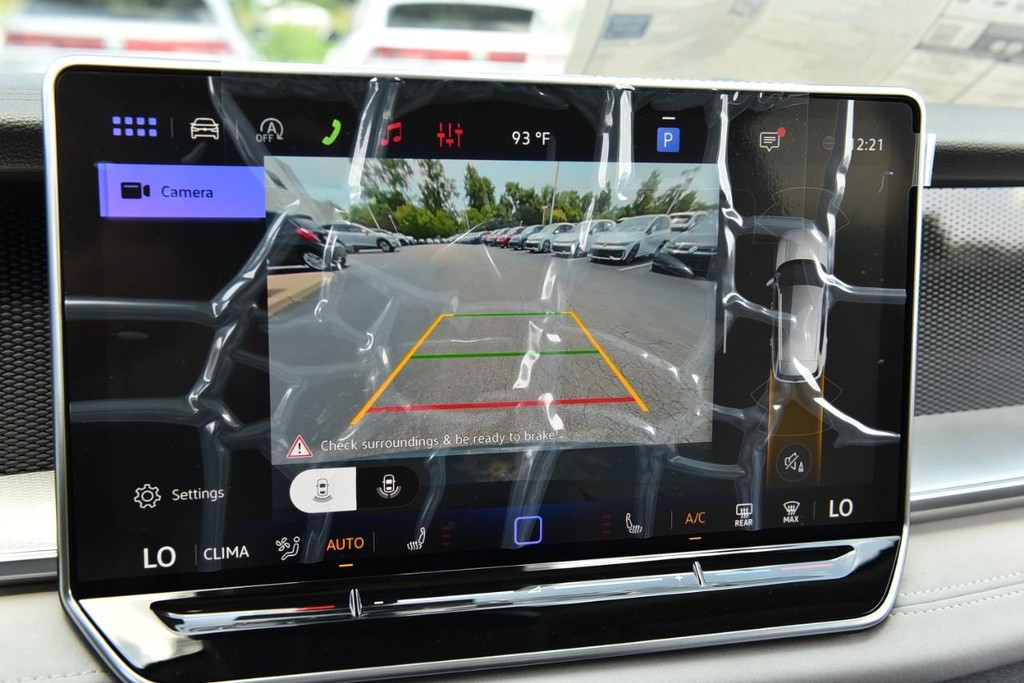Volkswagen Tiguan Vehicle Full-screen Gallery Image 13