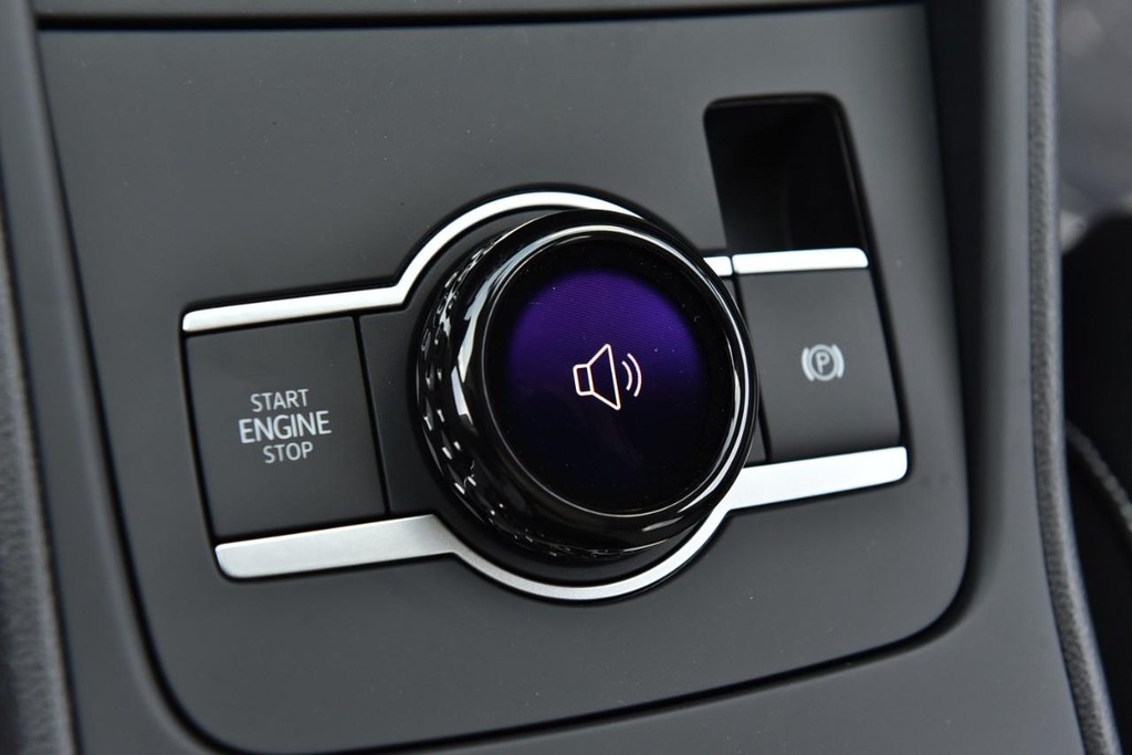 Volkswagen Tiguan Vehicle Full-screen Gallery Image 17
