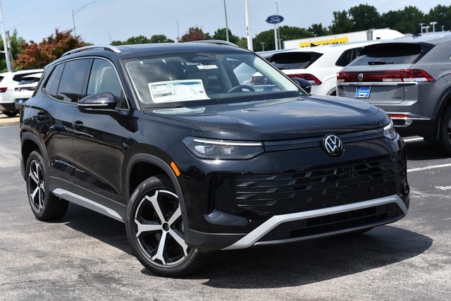 Volkswagen Tiguan Vehicle Image 02