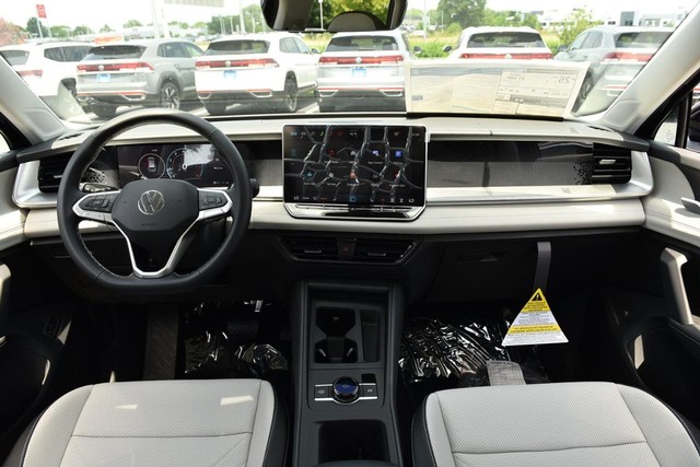 Volkswagen Tiguan Vehicle Image 07