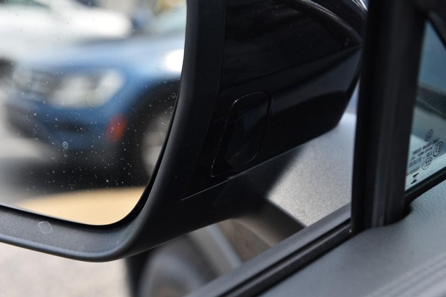 Volkswagen Tiguan Vehicle Image 10