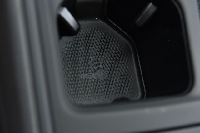 Volkswagen Tiguan Vehicle Image 16