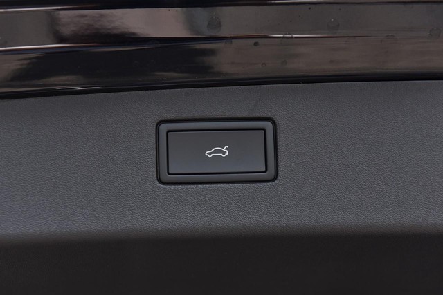 Volkswagen Tiguan Vehicle Image 26