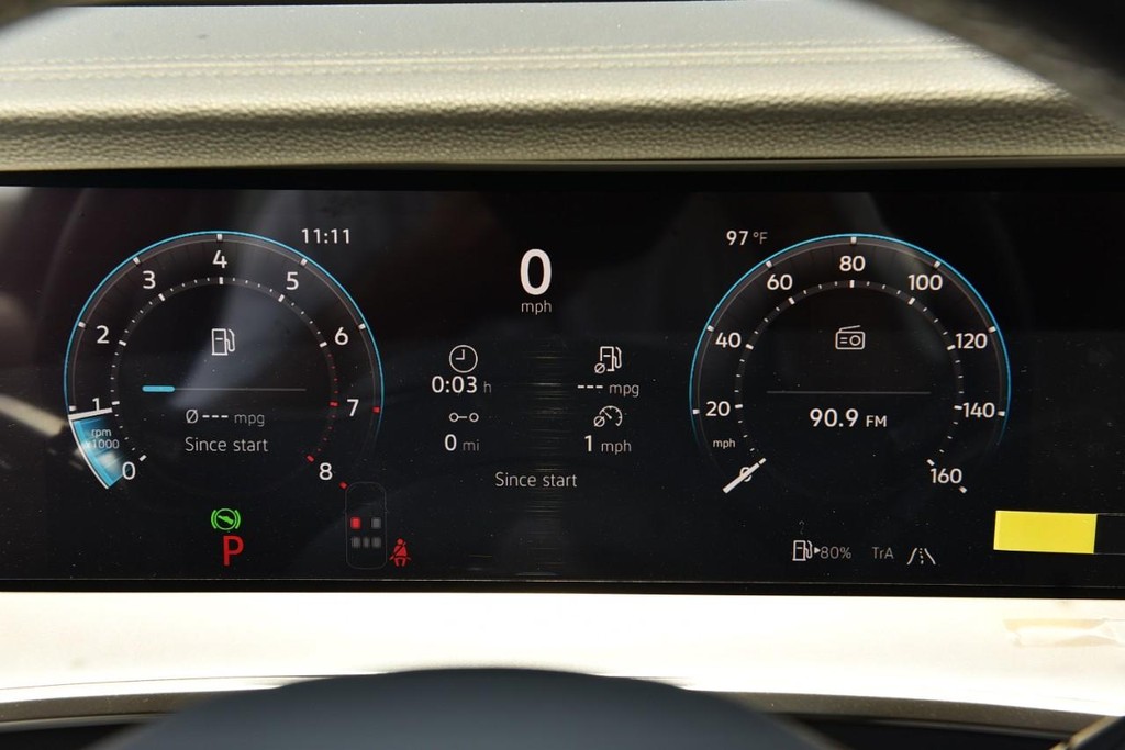 Volkswagen Tiguan Vehicle Full-screen Gallery Image 12