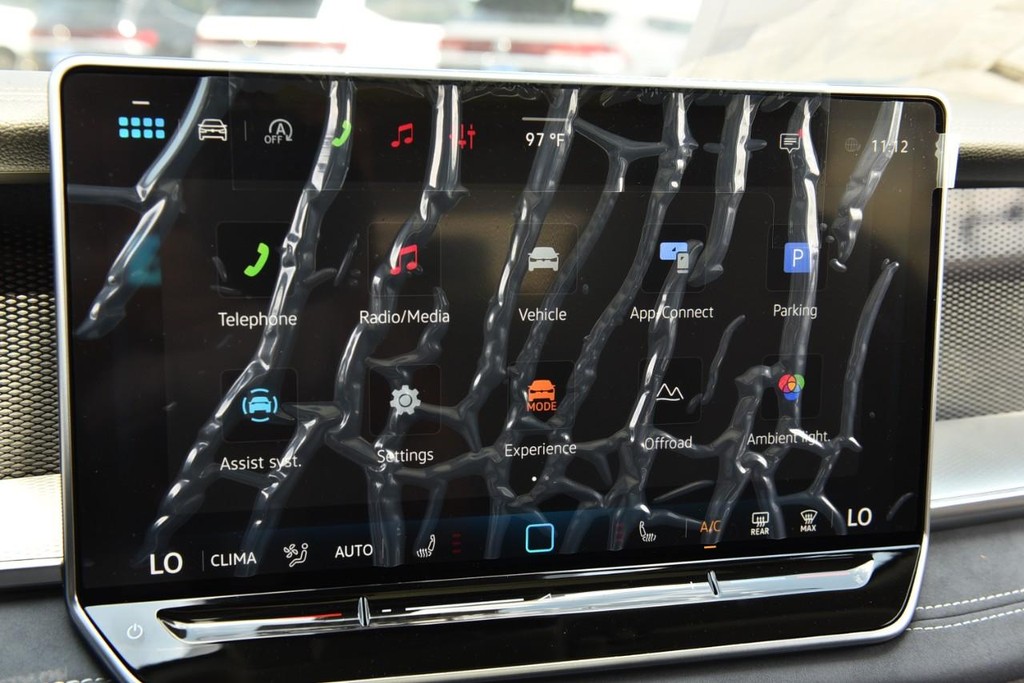 Volkswagen Tiguan Vehicle Full-screen Gallery Image 15