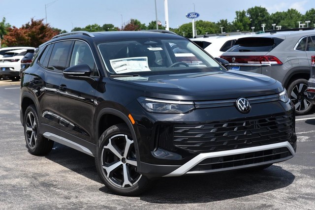 Volkswagen Tiguan Vehicle Image 02