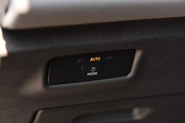 Volkswagen Tiguan Vehicle Image 11