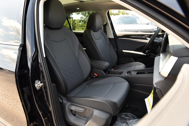 Volkswagen Tiguan Vehicle Image 20