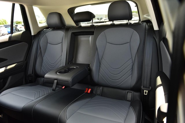 Volkswagen Tiguan Vehicle Image 22