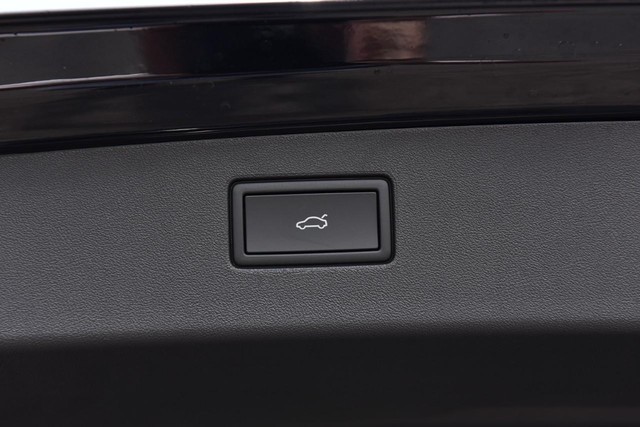 Volkswagen Tiguan Vehicle Image 26