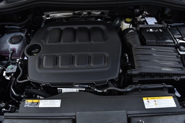 Volkswagen Tiguan Vehicle Image 27