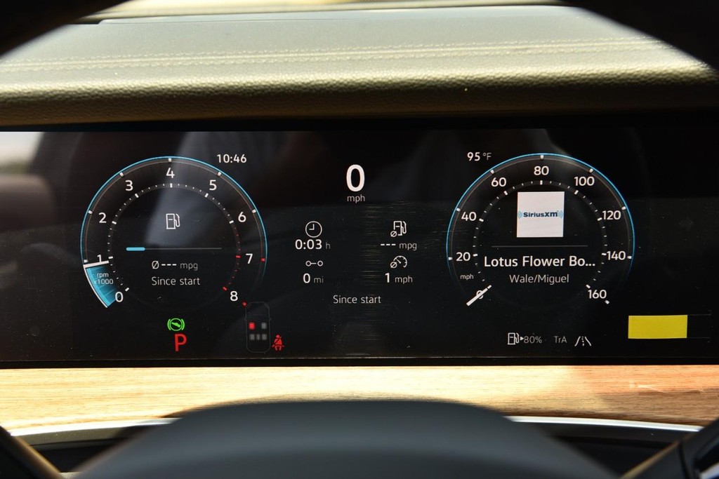 Volkswagen Tiguan Vehicle Full-screen Gallery Image 12