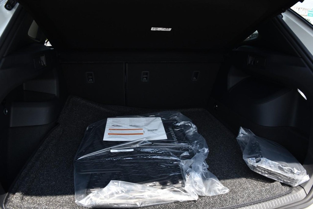 Volkswagen Tiguan Vehicle Full-screen Gallery Image 24