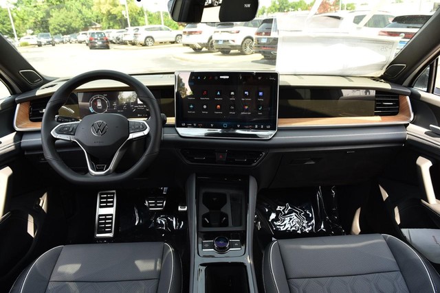 Volkswagen Tiguan Vehicle Image 07