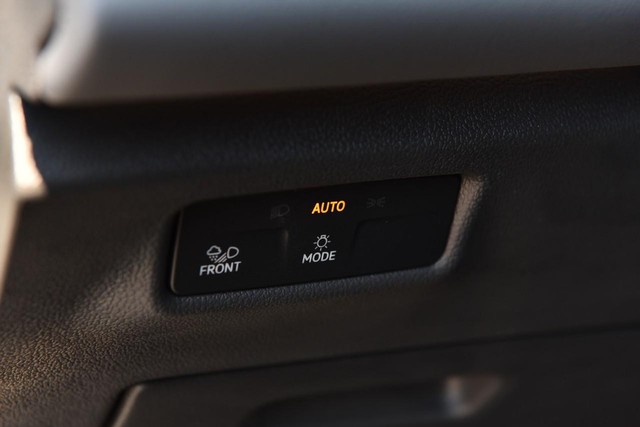 Volkswagen Tiguan Vehicle Image 11