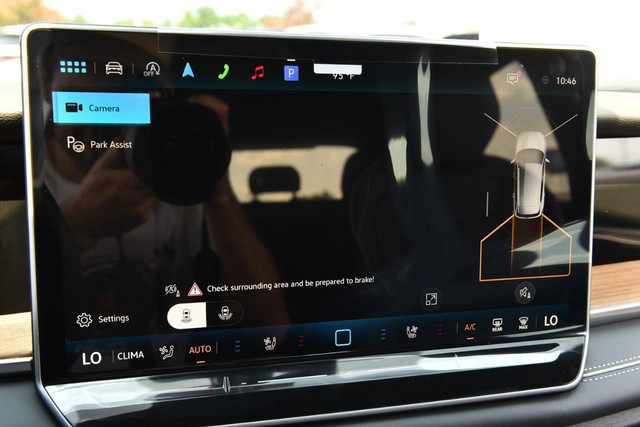 Volkswagen Tiguan Vehicle Image 13
