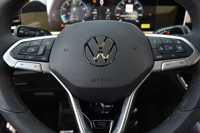 Volkswagen Tiguan Vehicle Image 17