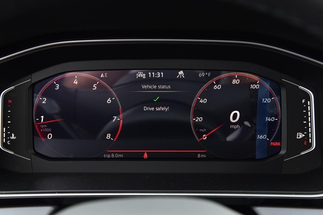 Volkswagen Jetta GLI Vehicle Image 12