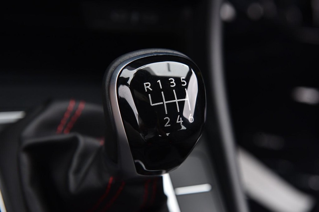 Volkswagen Jetta GLI Vehicle Full-screen Gallery Image 18