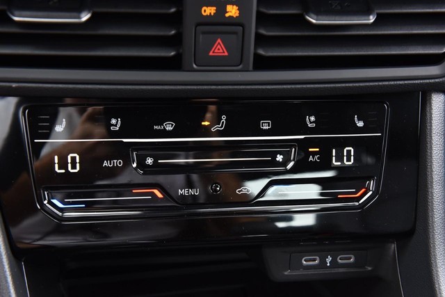 Volkswagen Jetta GLI Vehicle Image 15