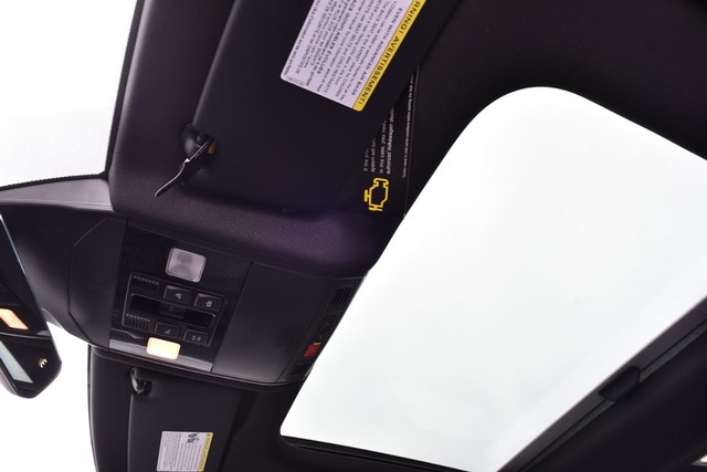 Volkswagen Jetta GLI Vehicle Image 22