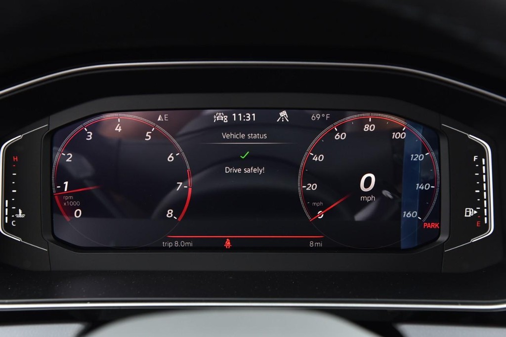 Volkswagen Jetta GLI Vehicle Full-screen Gallery Image 12