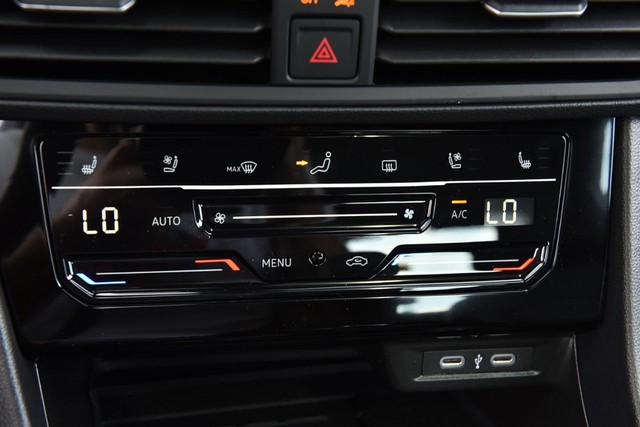 Volkswagen Jetta GLI Vehicle Image 15