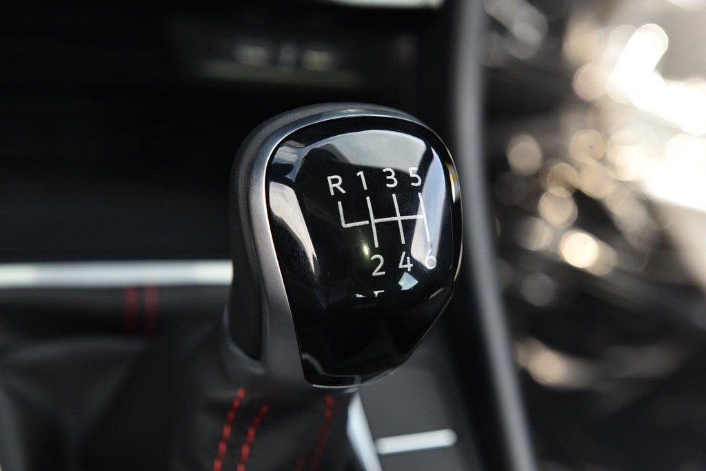 Volkswagen Jetta GLI Vehicle Full-screen Gallery Image 18