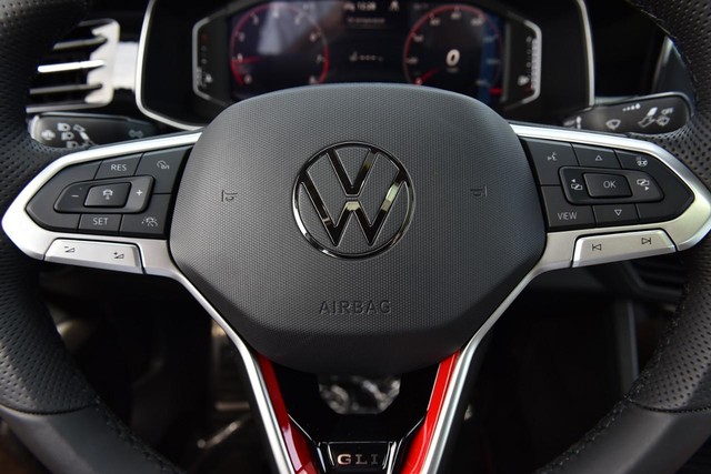 Volkswagen Jetta GLI Vehicle Image 19