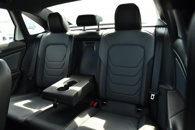 Volkswagen Jetta GLI Vehicle Image 23