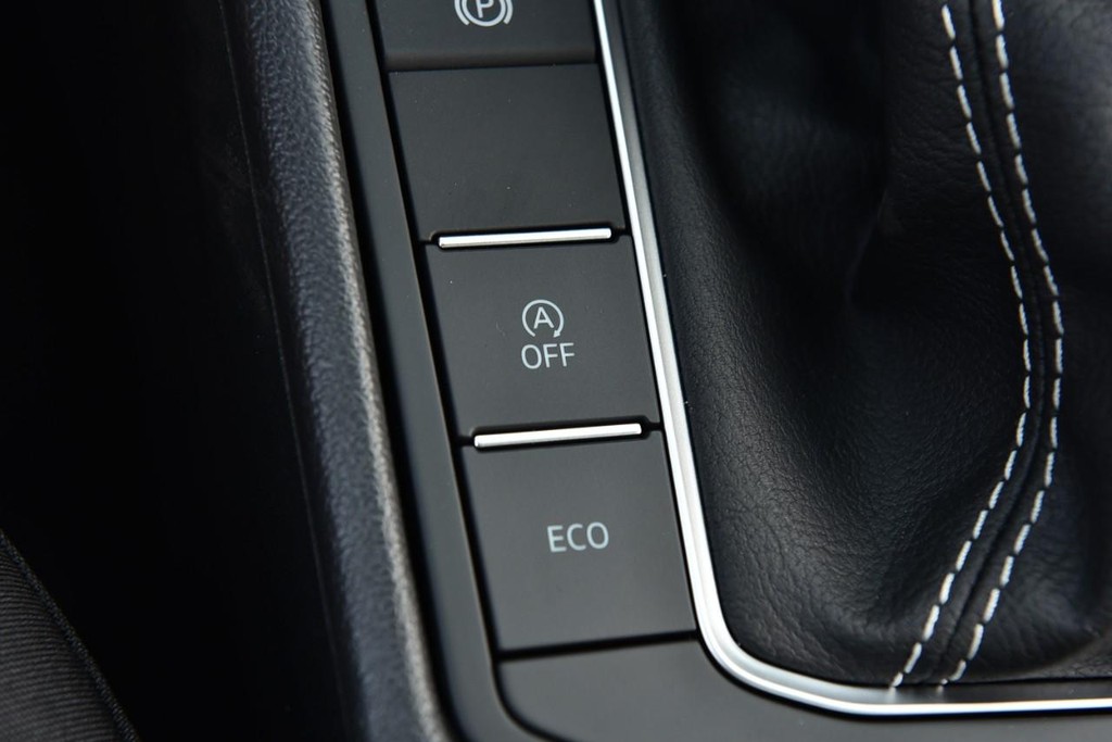 Volkswagen Jetta Vehicle Full-screen Gallery Image 17