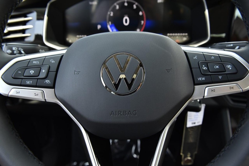 Volkswagen Jetta Vehicle Full-screen Gallery Image 18